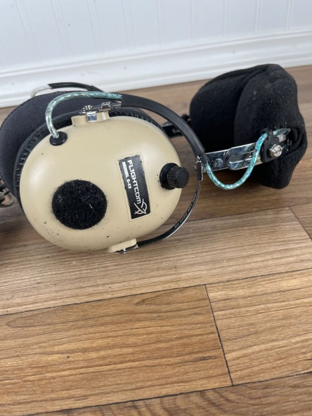 E-13 ANR Flightcom Military Headset With Case And Manual E13 UNtested AS-IS - Picture 15 of 16